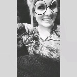 Meet your Posher, Brooke